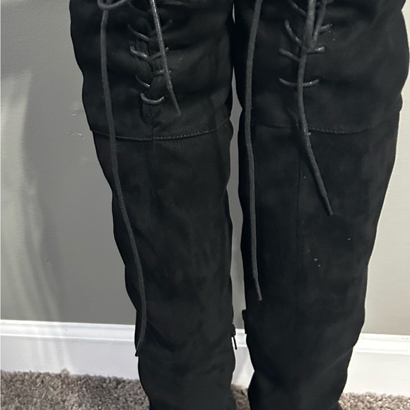 Cupid women’s size 8.5 poll on stretchy over the knee block, heel boot. - Picture 13 of 16